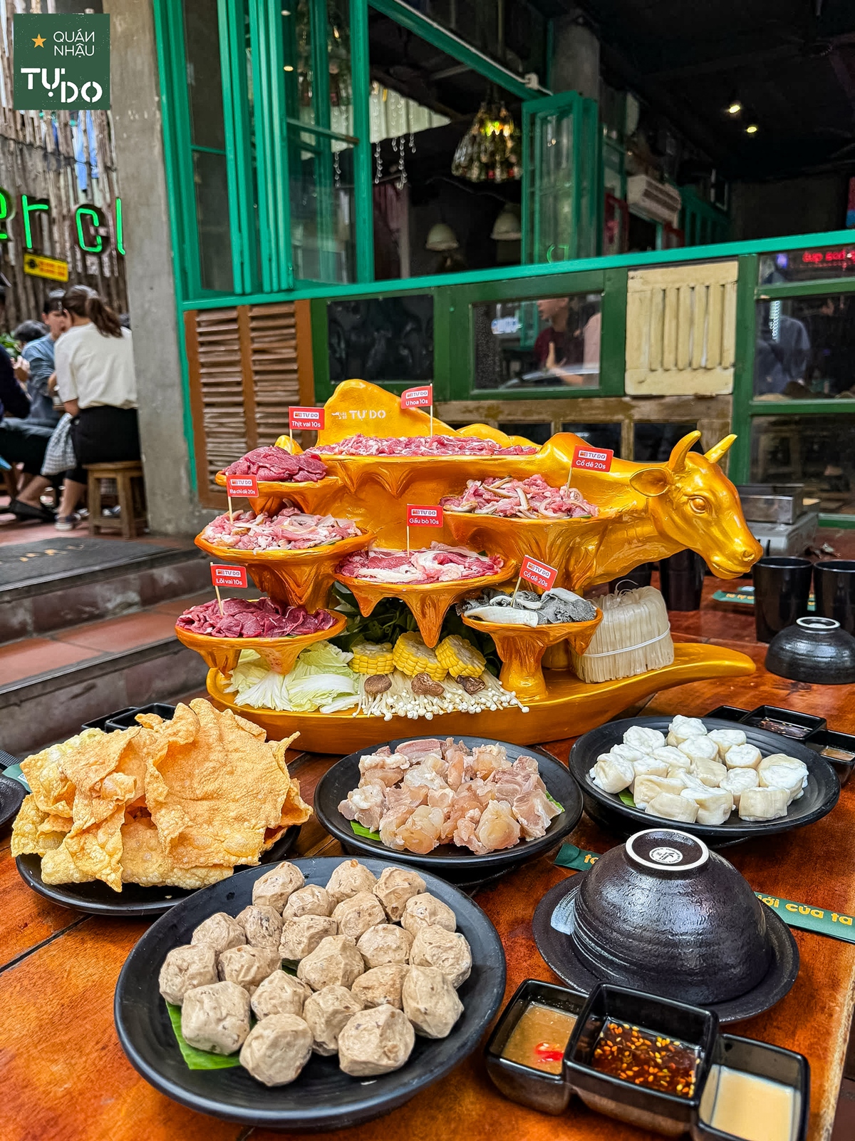 review quán ăn mở xuyên Tết