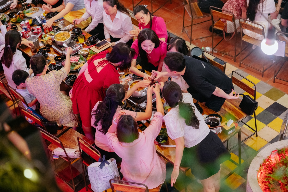 cách mời rượu đồng nghiệp