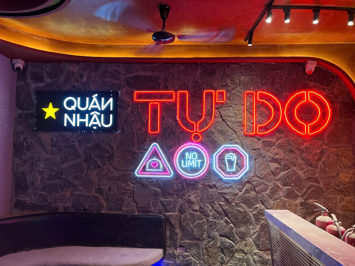 quan nhau tu do 75 yen lang