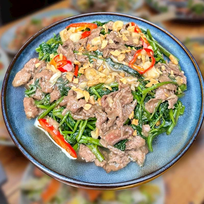 Trâu xào rau muống