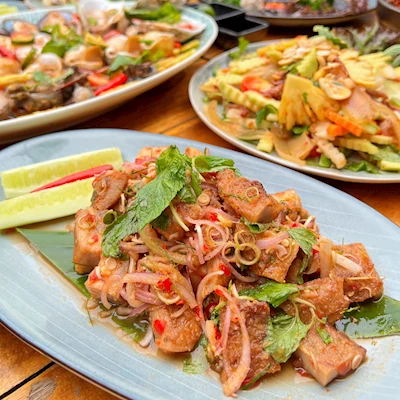 Gỏi heo nướng trộn thính