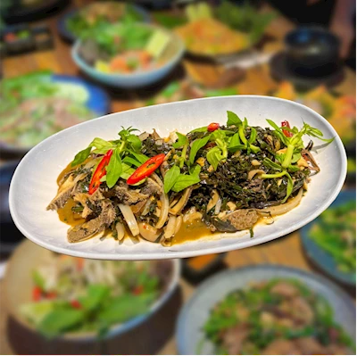 Lòng Phèo Xào Lá Đắng